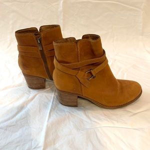 Sperry Heeled Booties!